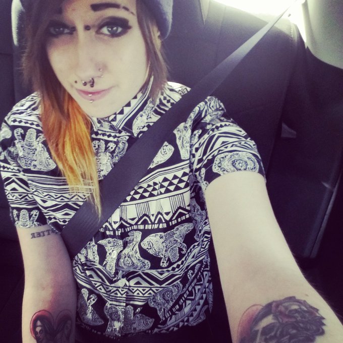 Just to have a new picture https://t.co/JAyzU1EJno<a href="/tag/newprofilepic"class="tags"><span>#newprofilepic</span></a>