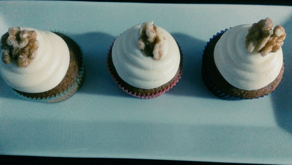Tanyas_Bakery's tweet photo. Carrot cake cupcakes # creamcheesefrosting #carrotcake https://t.co/aRuELTvW1f