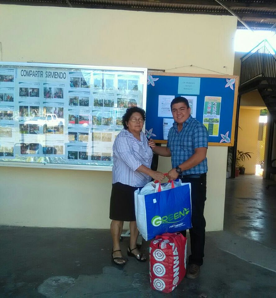 GLORIACAMANO's tweet image. En @MidesVeraguas seguimos recibiendo apoyo de ropa en buen  para #CadenaDeAyuda @MIDES_PANAMA @OndasCentrales