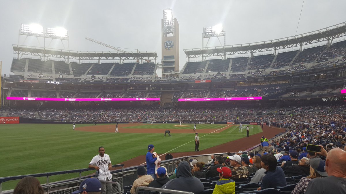 Wrapping up a great <a href="/WorldForumFDI/">WORLD FORUM for FDI</a> with a Padres game #worldforum16.
