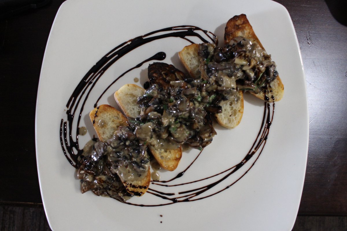 Bistro26Stayner's tweet photo. A Bistro 26 Favourite, Mushroom Toast :) https://t.co/OyX3VcIaSI