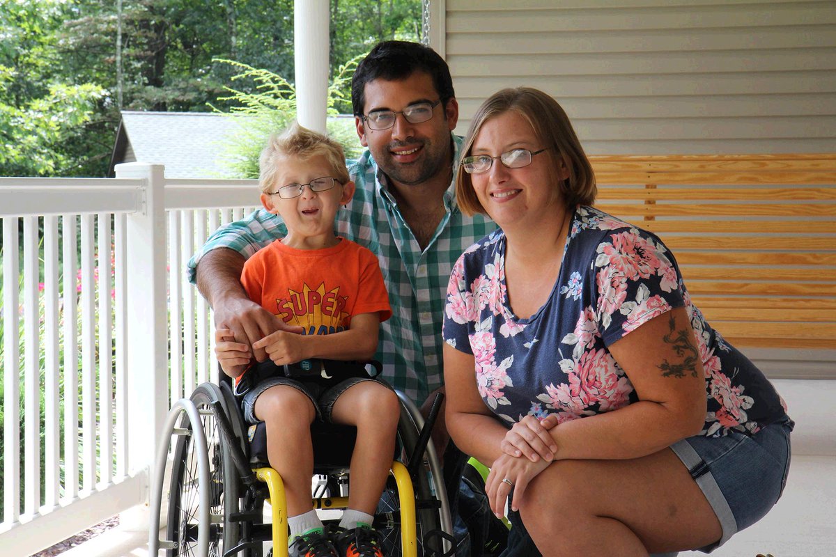 TLC's tweet image. Less than 30 minutes until Owen meets Giovanni, join us for the first moments of their friendship on #TwoInAMillion