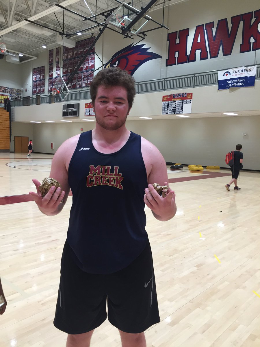 MCFootballCoach's tweet photo. Hard work pays! Enjoy that biscuit @CJanowski53 #competitoroftheday #AlwaysDeliver #SOARDRILLS https://t.co/cs2ocC5Bdz
