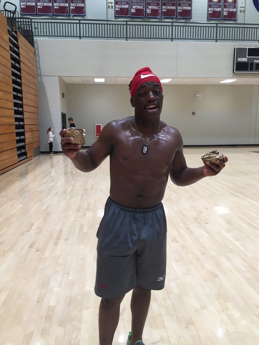 MCFootballCoach's tweet photo. This guys, @DavidMilon42 worked hard for his biscuits this A.M #competitoroftheday #AlwaysDeliver #SOARDRILLS https://t.co/ZyRnZ3gkHS