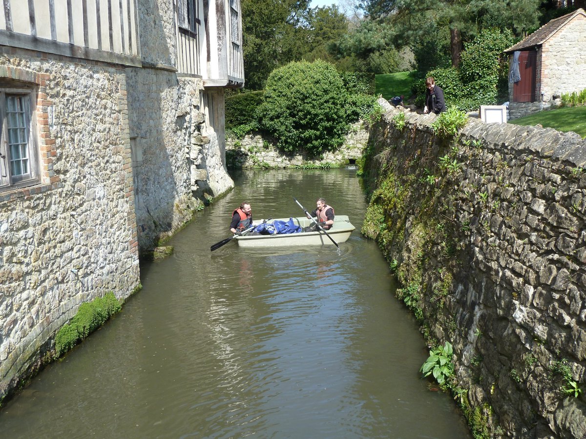 The gardeners are weeding the Mote Wall today. It's a nice day for it but let's hope they don't go for a swim.