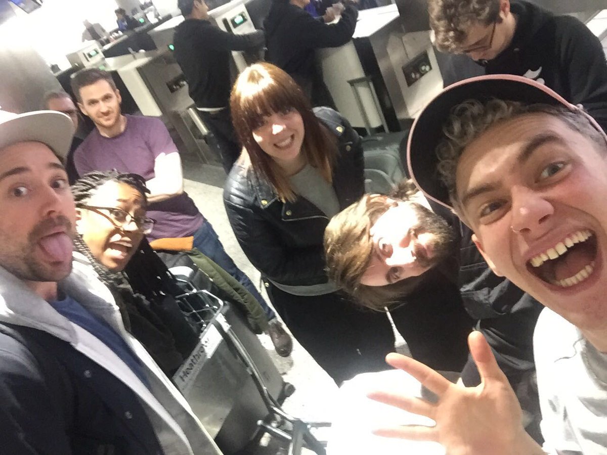 yearsandyears's tweet image. OMG DESIRE IS TOP 10 ON @iTunes OMG WE R GOING TO AMERICA OMG