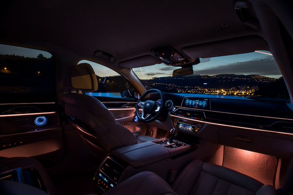 ForsdicksPine's tweet photo. Inside the BMW 7 Series. Luxury at its best. #BMW #7Series https://t.co/x1vPy2NMPZ