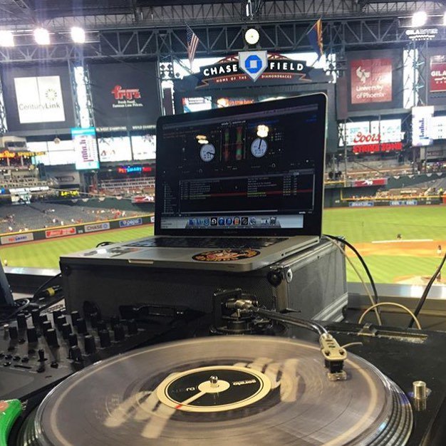 Great picture and view at Chase Field from <a href="/djchrisvilla/">Chris Villa</a> 
#Ripster
Website: Ripste… ift.tt/1V3pfQq
