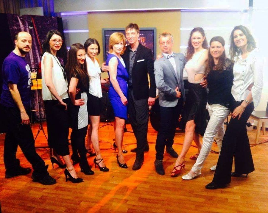 tanguangere's tweet photo. Tango (elektro) ekipa :) @tango_natural @mkdsl @bgdobrovece #studiob #gostovanje #tango #tangodancers #beograd https://t.co/FBHq6L7EOV