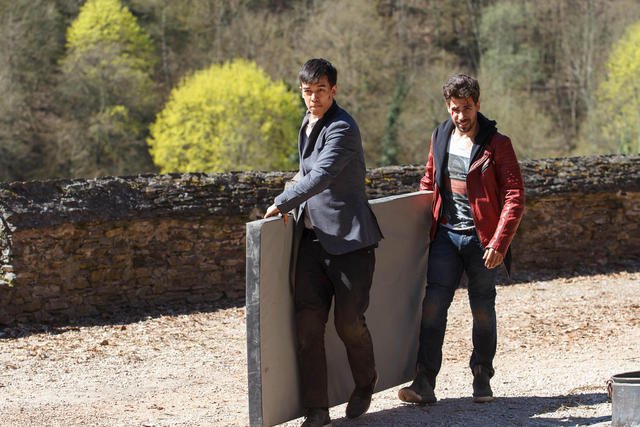 TOP_oftheTOP's tweet image. [Videos | Photos | ENG transcript] T.O.P Out Of Control BTS Film Shooting Cochem 2016-04-12 bbmusic.info/L3J4qX