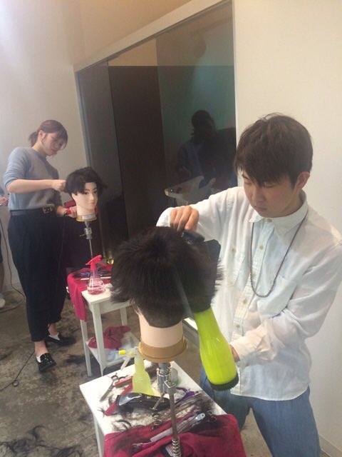 kaming2812626's tweet photo. 今週17日(日)は、新潟県理容競技大会！営業日ですが、選手は不在となります（−＿−；）お店をお休みさせて頂きますが、精一杯頑張ってきます！
今年の新人も、初参戦ですが頑張りますので、応援よろしくお願いします！！ https://t.co/8u6jSUb00r