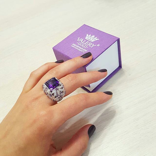 Шикарное кольцо для нашей шикарной клиентки! 
#valerygold #аметист #бриллианты #кольцосаметистом