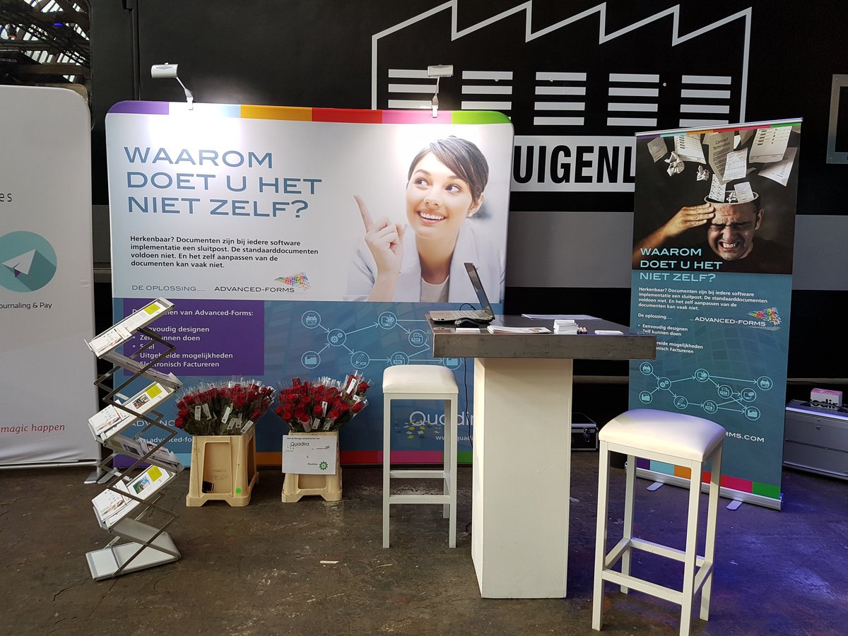 wolfdennis's tweet image. @QuadiraSoftware aanwezig bij #Factuurcongres2016 met #AdvancedForms praktijksessie met #Plantion en mooie rode roos