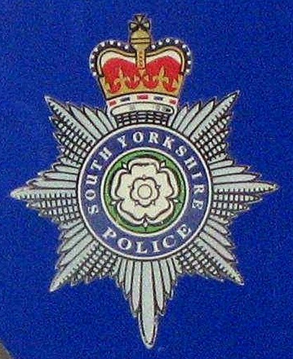 HeartEssexNews's tweet photo. Five police officers injured after they were attacked by a man reportedly with an axe in Sheffield https://t.co/ZjhrlHozj3