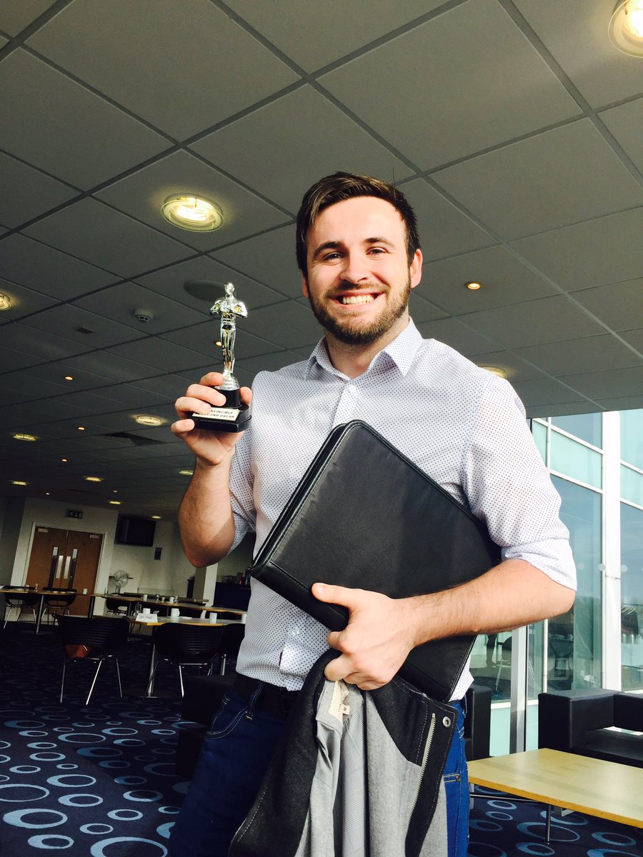 BNI_Invincible's tweet photo. The lovely @danfis from @blushdotdigital accepting the Oscar for the best 60 second presentation this week! https://t.co/TqsV7twDms