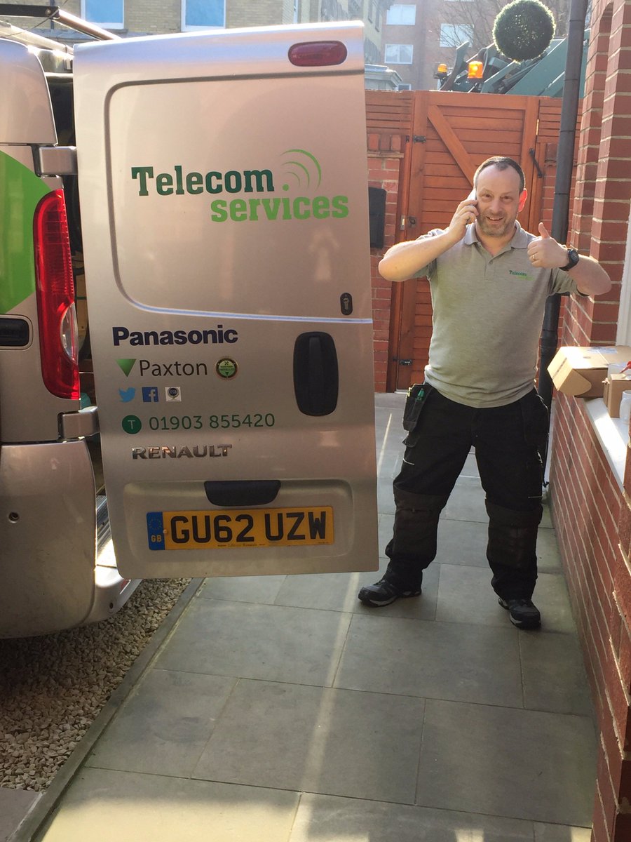 TwentyOneDental's tweet photo. Look who has blessed us with his presence @_telecomservice #Greggles #HappyChappy #CCTV #EntrySystem #Telephones https://t.co/WRL4KSUckx