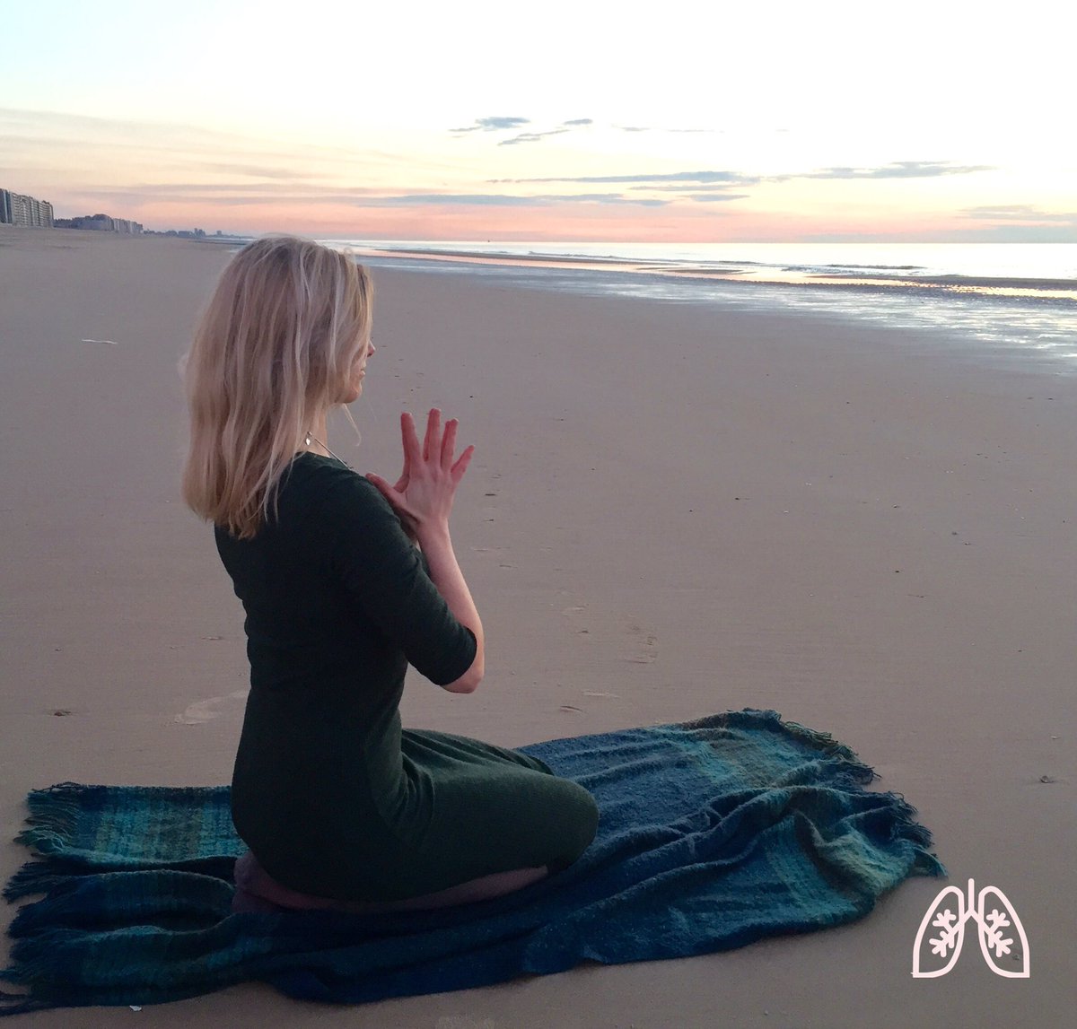 stephborgers's tweet photo. I went breathing with the waves. In and out. Yoga is everywhere. #yogaeverydamnday #yogaeverywhere #yoga #Balance https://t.co/qwhIbAzLHM