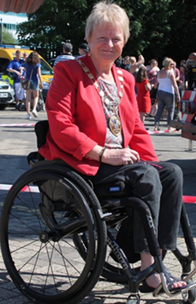 LocalHelpCrawley tweet media