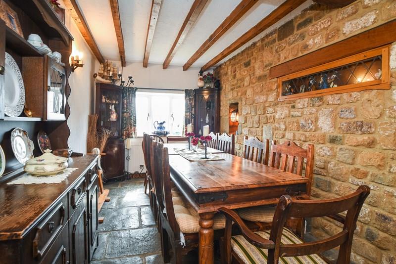 markdavidcouk's tweet photo. β° #ForSale: 6-Bedroom #FamilyHome in #Milcombe #Oxfordshire β°
Visit https://t.co/hqFpfoZQRQ or call 01869 338898. https://t.co/zYBUIxTtJL