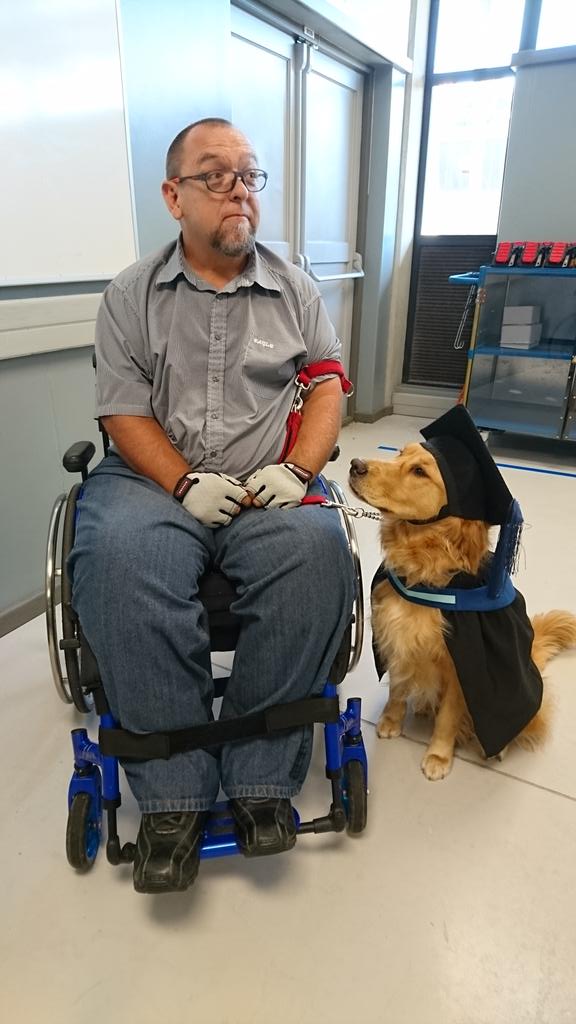 JanineCLee's tweet photo. Viking to graduate with dad Heinrich at NNMU @NMandelaBay #sabcnews #guidedogs https://t.co/Y2yynWt2jv