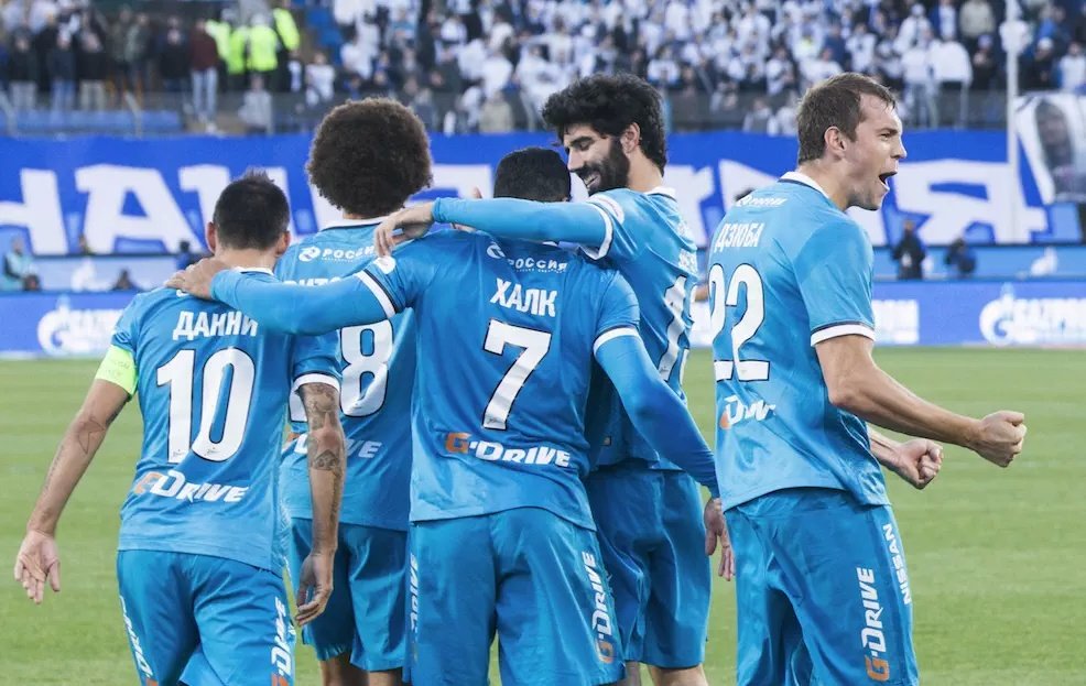 Футболисты зенита. Зенит ювентус 2008. Зенит плохо играет. Зенит (футбольный клуб, санкт-петербург). Зенит ювентус 2008.