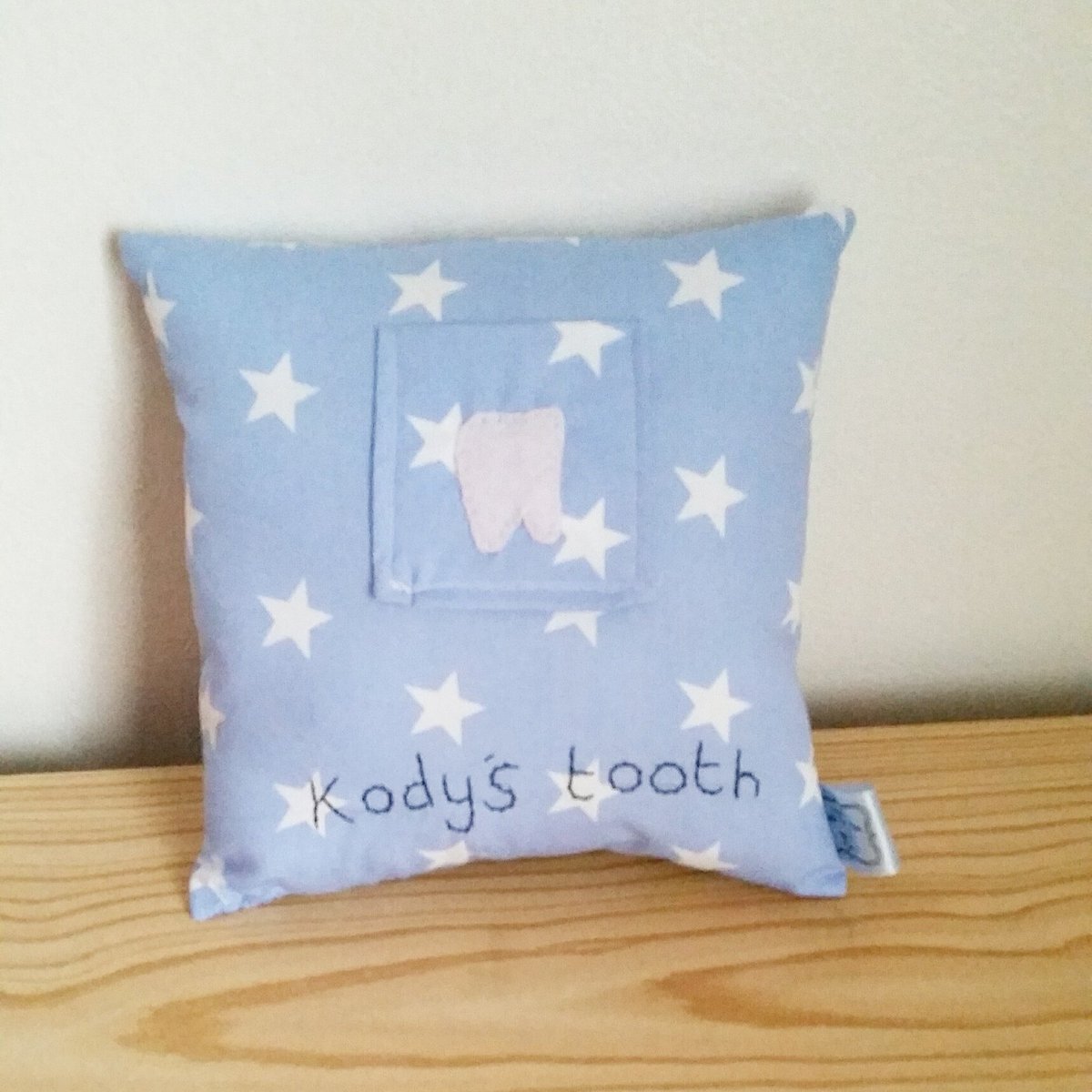 made_for_you93's tweet photo. Available in my shop 😊
https://t.co/fCqbMil5Gm
#toothfairy #fair tale #children #tooth #fairy #toothpillow #handmade https://t.co/IIuHpCcWvU