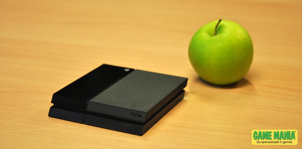 gamemaniatweets's tweet photo. Win een mini PS4! Apple for scale 🍏.  RT, volg ons en doe mee! #GMGiveaway https://t.co/FHnfb8OyTh