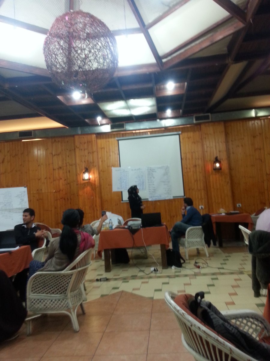 AbeerNaga's tweet photo. تستكمل باقي الفرق عرض للمؤسسات التي من الممكن الحصول على تدريب او تطوع او وظيفة...
بالتوفيق يا أصدقاء
#GazaDigital https://t.co/BWFy4UCWOA