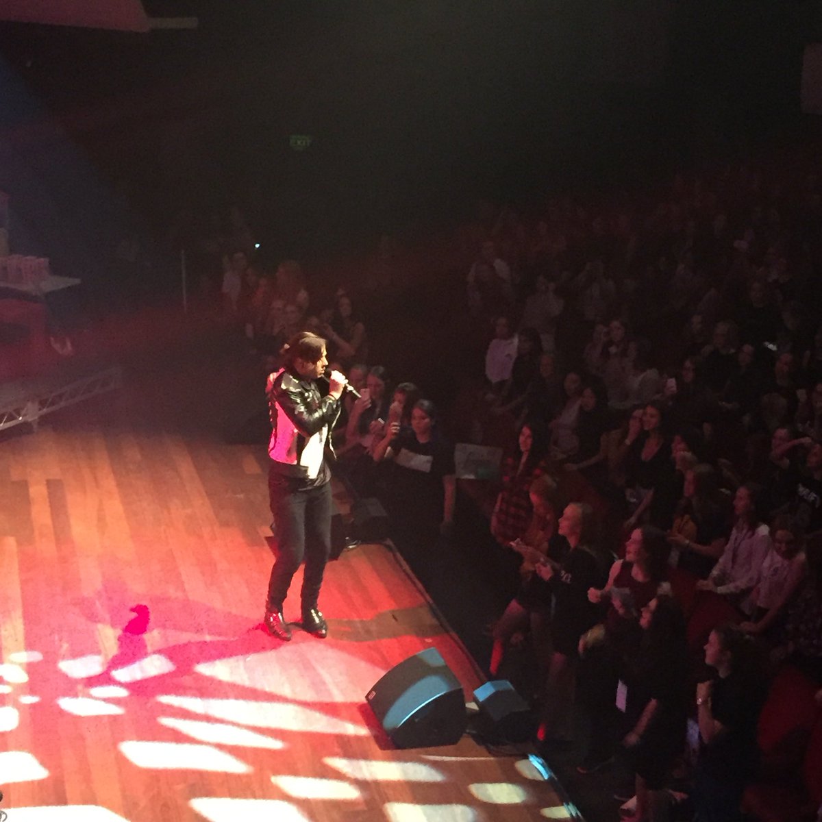 thisisamplify's tweet photo. .@TrevorMoran slaying the stage at #AmplifyLIVE by @rimmellondonau in Perth! 🎶 https://t.co/itlUaylLTp