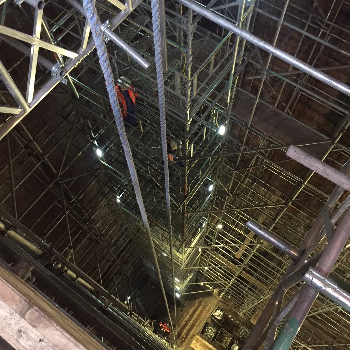 PMCscaffolding's tweet photo. A few shots of the internal &amp; external on the silo building at Victoria Mills in Grimsby @grims_by @GrimsbyTel https://t.co/qH67wzZMdD