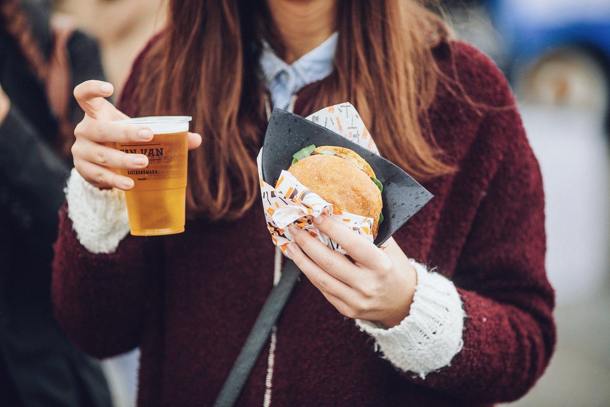 ¿Planes para el finde?
Vuelve @vanvanmarket a la Antigua Fábrica <a href="/EstrellaDammCat/">Estrella Damm Cat</a>
Más in carlesalmagro.com/vanvan