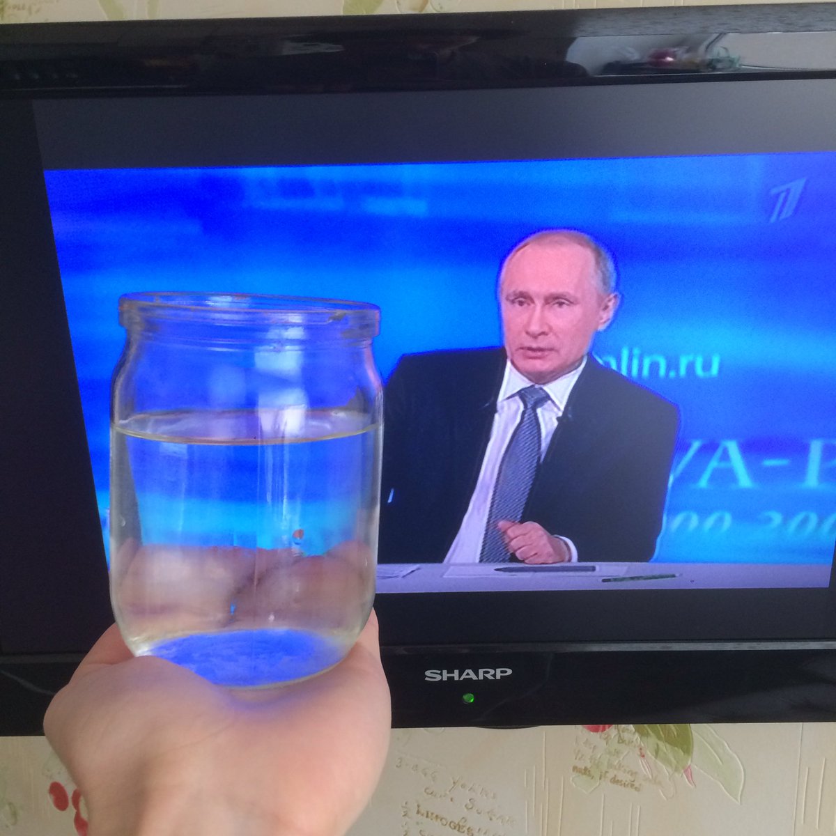 Он-лайн «прямой линии» заряда воды Путиным