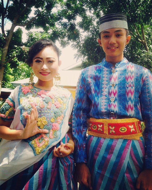 Akkalabineng's tweet image. Yuhuu 👫
.
.
.
#adatbugis #bajuadat #bajuadatbugis by uniizain_