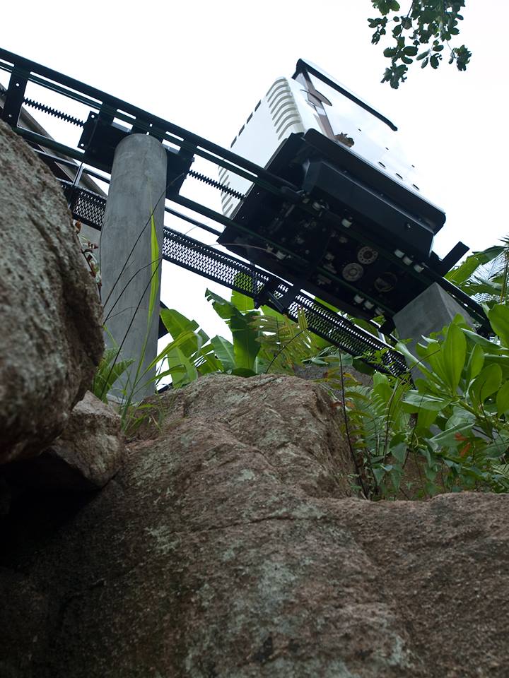 Resort_Access's tweet image. The #TerrainTrain is ideal for cliff top or hillside locations  ow.ly/10djt8 #disabledaccess