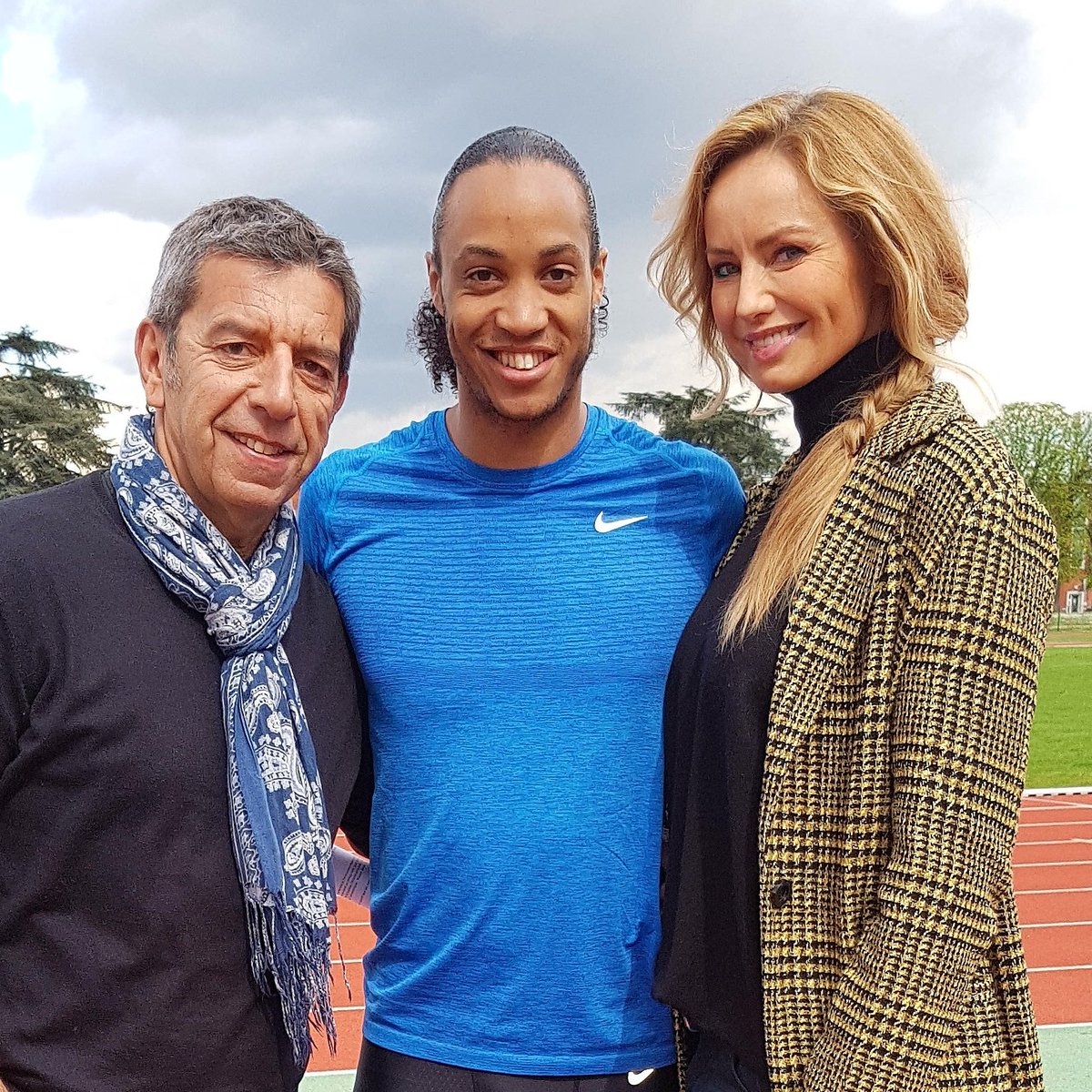 Michel Cymes Adriana Karembeu Les Pouvoirs Extraordinaires Du Corps Humain Michel Cymes Et Adriana Karembeu Le Corps Humain - eptmagenta