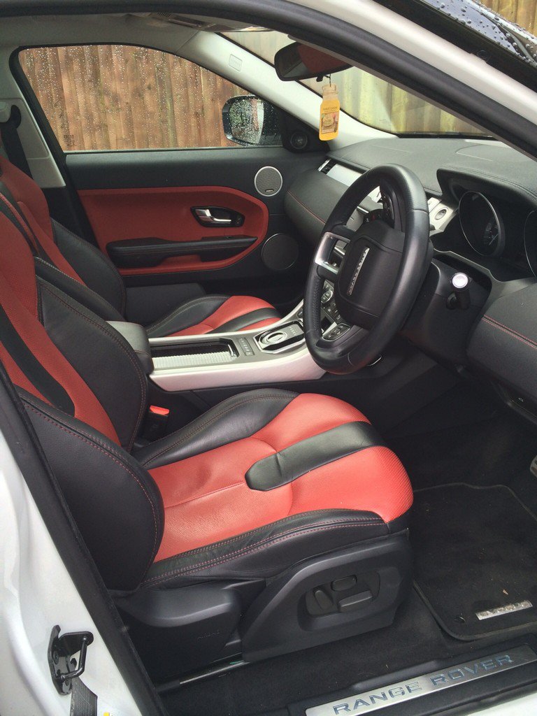 mrssophsmith's tweet photo. For sale rangerover evogue 13reg dynamic 1owner low mileage pan roof @AutoTrader_UK https://t.co/EwFykQ0h8X