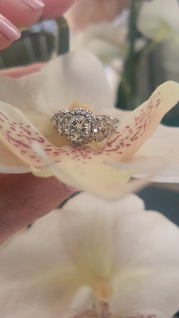 JonkerMerike's tweet photo. More than a year later and still everytime I see my ring... I am blown away!!! #onlythebest https://t.co/o5iRPwOfXr