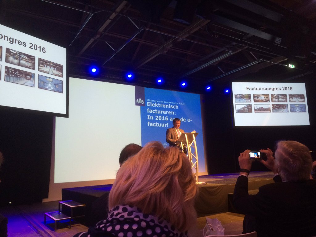s_invoicing's tweet photo. Ministerie van Economische Zaken riep vanochtend tijdens @factuurcongres al op om #Simplerinvoicing te gebruiken https://t.co/UvZZxnje53