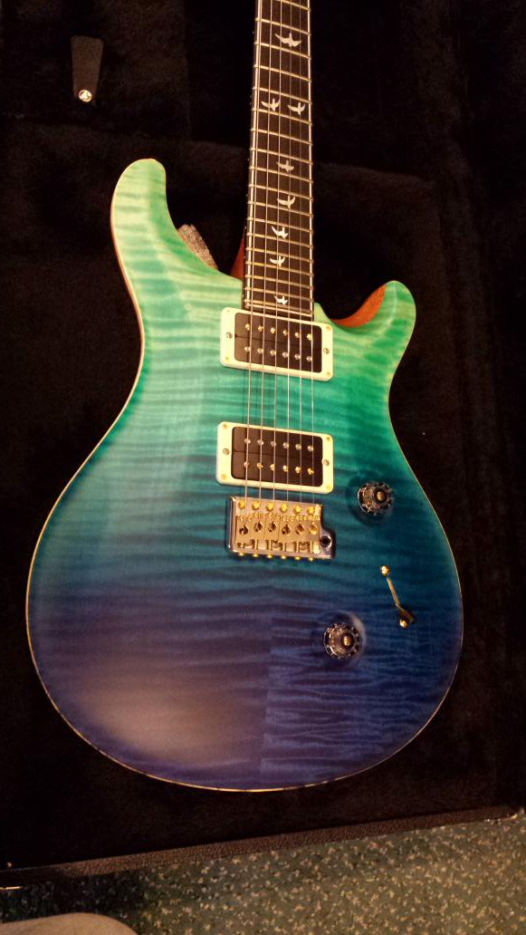 Migzylucas's tweet photo. Look what just I just played! #dreamguitar #guitar #Prs #bluefade #looksliketheocean https://t.co/nRlh4PJXoT