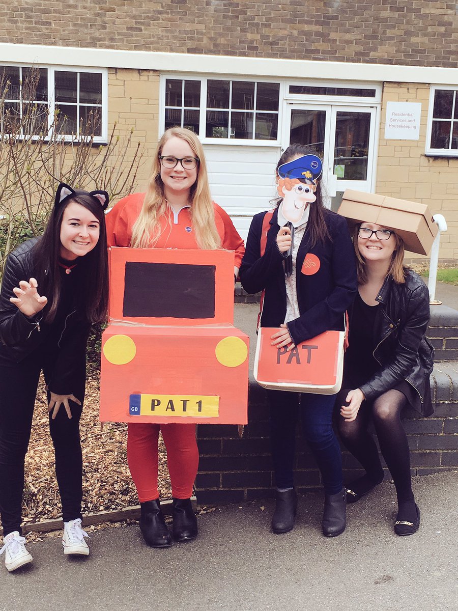 misshall21's tweet photo. Postman pat for our last day of uni! #sobellevisionatOBU https://t.co/QXYk7y4EIU