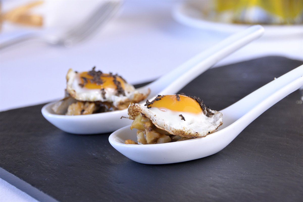 ComerBienMadriz's tweet photo. Desde el 15 al 24 de Abril tendrá lugar @MadExquisito con menús por 25€(bebida no incluida) #Madrid #restaurantes https://t.co/tlKzxsvEMn