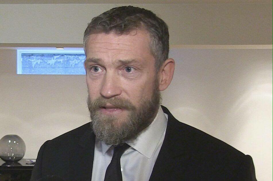 AGunnarss's tweet photo. Nu vitum við hvar conor fékk þessa hæfileika  björgolfur thor @TheNotoriousMMA #lookalikes  2016 https://t.co/dftd8xdIu2