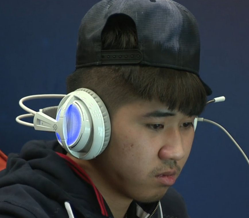 priusOBS's tweet photo. when you have a cs match at 10, but you gotta freestyle with the locals at 11 https://t.co/OrY7nplmjX