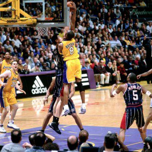 SportBallFutbol's tweet photo. Kobe Bryant, 20 temporadas de una leyenda. Repaso fotográfico y estadístico a su carrera - https://t.co/vdyx2A3KIb https://t.co/H1nlOXwhjw