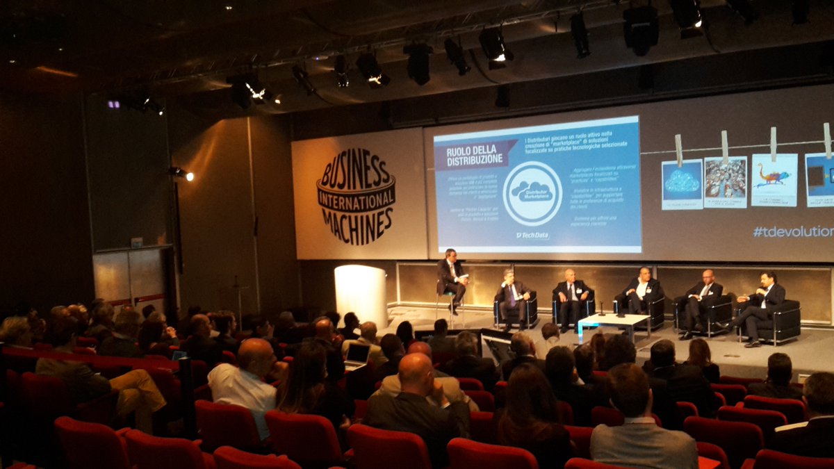 TechDataItalia's tweet photo. #tdevolutionday round table: mod ON https://t.co/SoiRASphLo