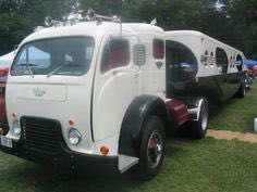 IDEAMotorCars's tweet photo. #TransporterThursday #White3000 https://t.co/zyVL3ePmUw