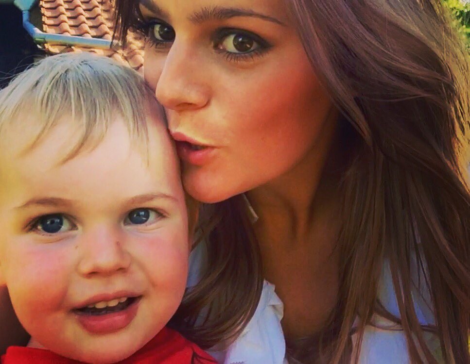 StikovaOrnella's tweet photo. #laMama #quentinkokta #mujsyn #ornellakoktova #kokťáčciRules #malyprinc #❤️❤️❤️ #jaro https://t.co/I9e4P3wVqJ