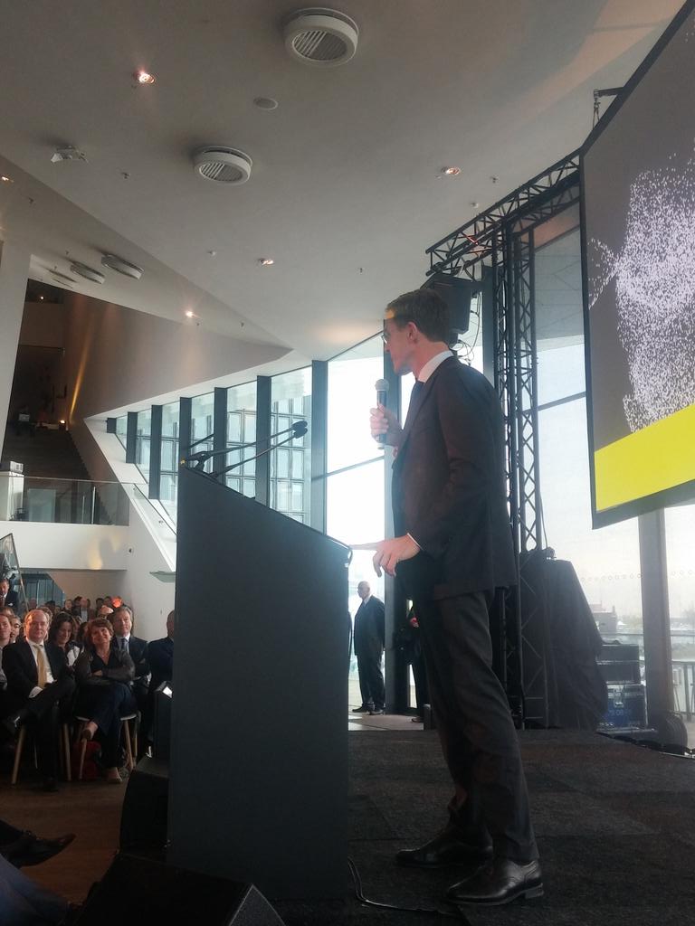 ANDYRIDLEY's tweet photo. #markrutte NL PM @circleeconomy #nlch event in #amsterdam https://t.co/yetUdJsruU