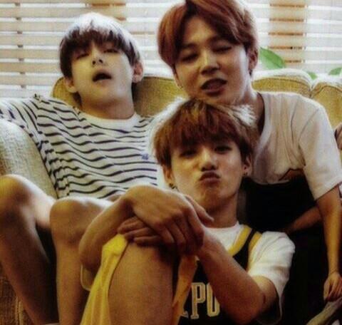 sani_2's tweet photo. #jikook #vkookmin https://t.co/xhngy1I8ai