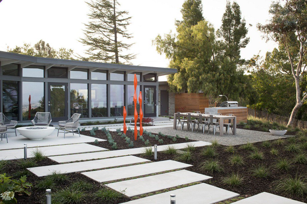 designmilk's tweet photo. Mid-Century Home Gets a Sustainable Makeover  https://t.co/RdjuWml68D #fromthearchives https://t.co/Cou5GJFXGG